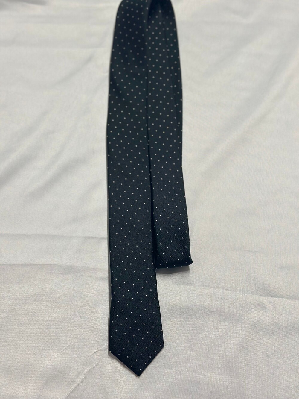 H&M Men’s Skinny Tie Navy White Micro Dot Polka Dot Necktie